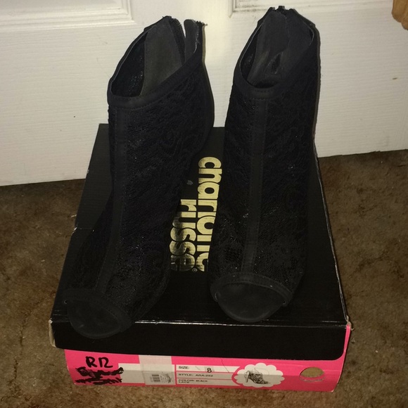 Black lace heels - Picture 4 of 4